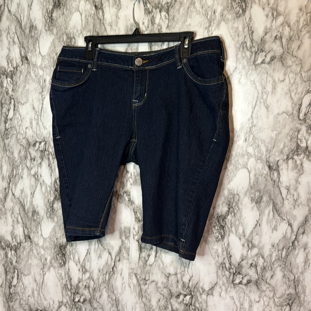 Hybrid & company denim Bermudan shorts 78% cotton 20%polyester 2%spandex W19R9